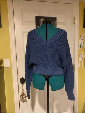 Banana Republic Navy V-Neck Chunky Knit Sweater